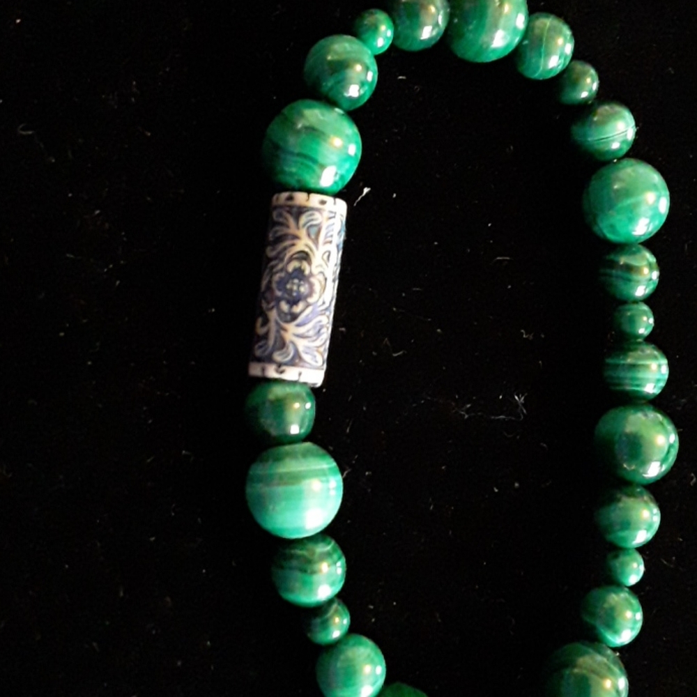 Jewelry - Picture 2 of 3